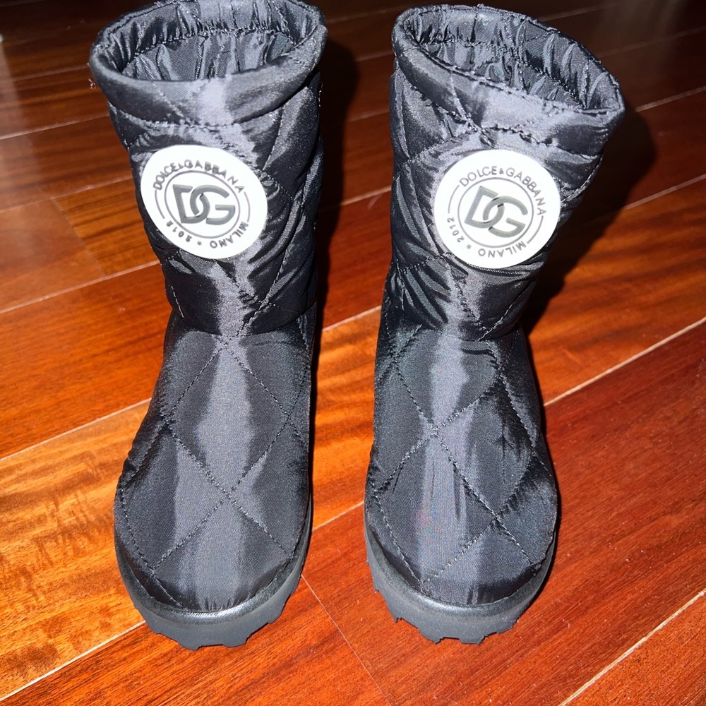 Dolce & Gabbana toddler boots, size 25